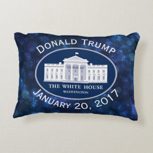Tag der Amtseinführung von Donald Trump und Weiß Dekokissen