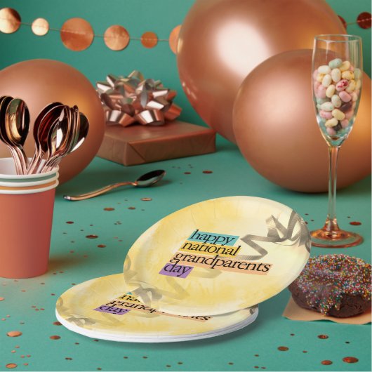 Tag der glücklichen nationalen Großeltern Pappteller (Multi)