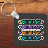 Tag des Stolzes. LGBT+Stolz. Regenbogenherz. Schlüsselanhänger (Vorderseite)