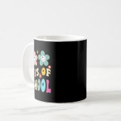 Tage der Schule Groovy 100. Schullehrer Kind Kaffeetasse (Vorderseite Links)