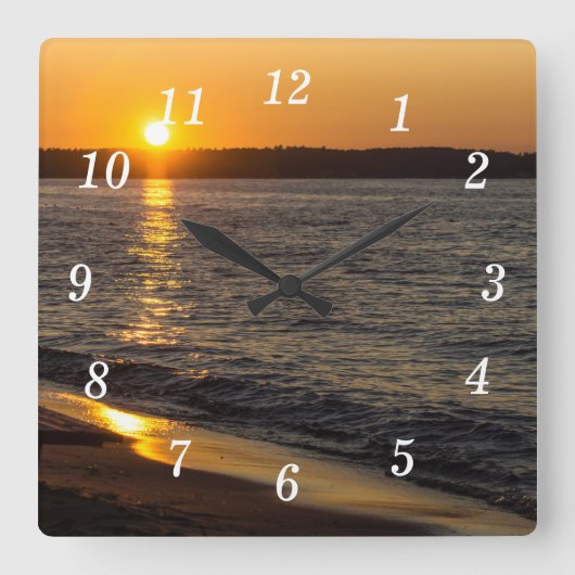 Tage enden an der Traverse City Wall Uhr (Vorderseite)