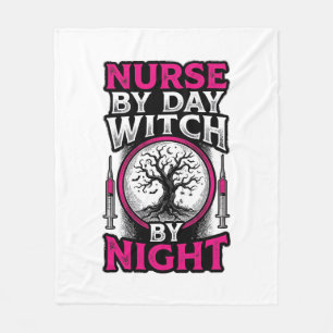 Tagespflegekraft, Hexe bei Nacht Halloween-Shirt-D Fleecedecke