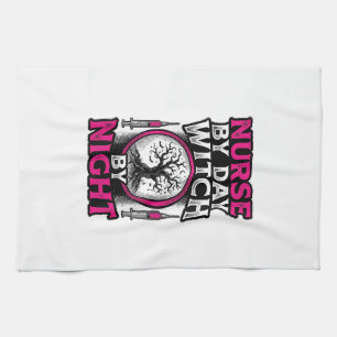 Tagespflegekraft, Hexe bei Nacht Halloween-Shirt-D Geschirrtuch