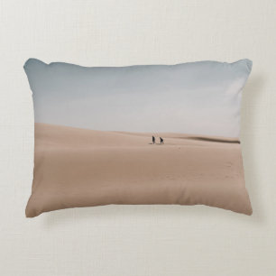 TÄGLICH AUF BROWN SAND SPAZIEREN DEKOKISSEN