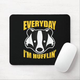 Täglich bin ich am Schnüffeln süß lustig Honigdach Mousepad
