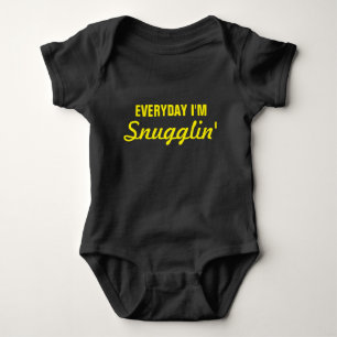 Täglich bin ich lustiges Snugglin Baby Strampler
