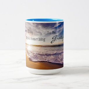 Täglich gibt es etwas, wofür man dankbar sein kann zweifarbige tasse