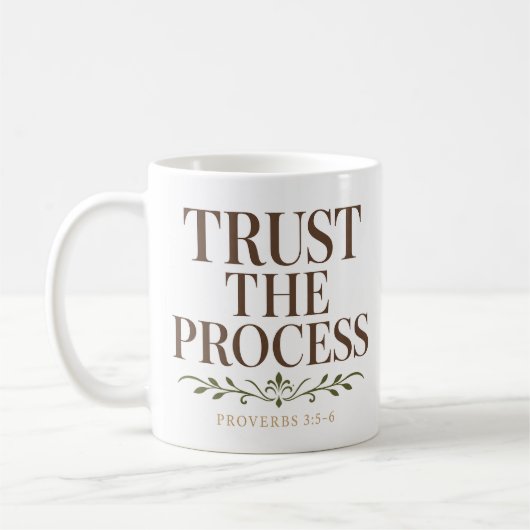 Tägliches Glaubensdevotional: Vertraue dem Prozess Kaffeetasse (Links)