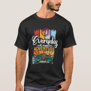 Tägliches Sommer-Abenteuer am Strand T-Shirt