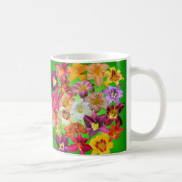 Taglilie-Collage auf Grün Kaffeetasse