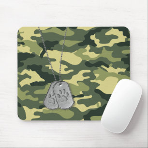 Tags für Militärhunde mit Paw-Prints auf Camouflag Mousepad
