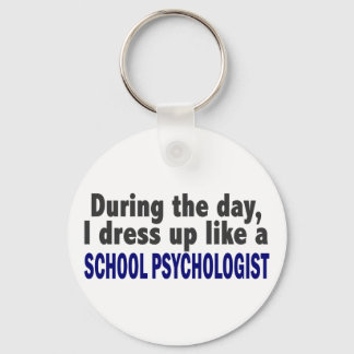 Tagsüber kleide ich mich wie Psychologe an der Sch Schlüsselanhänger