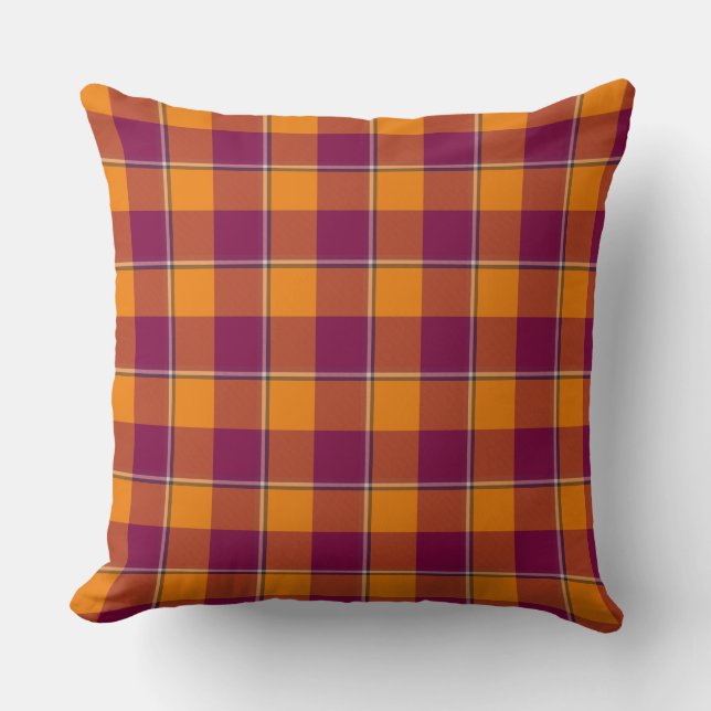 Tahiti Gold and Rose Bud Cherry Plaid Burgundy Kissen (Vorderseite)