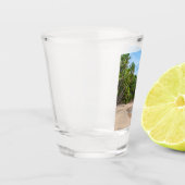 Tahiti Sand Beach Blue Sky Palm Tree Schnapsglas (Links)