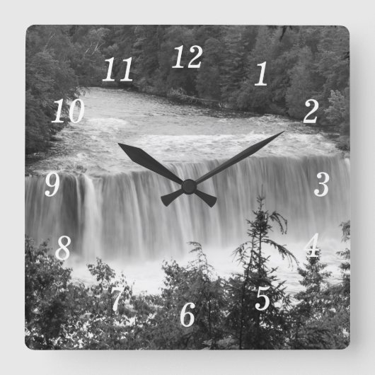 Tahquamenon Upper Falls Graustufen Wall Clock Quadratische Wanduhr (Vorderseite)