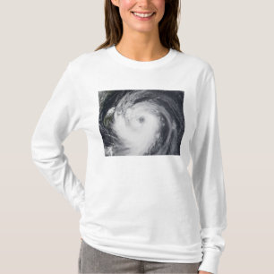 Taifun Chaba im Western des Pazifischen Ozeans T-Shirt