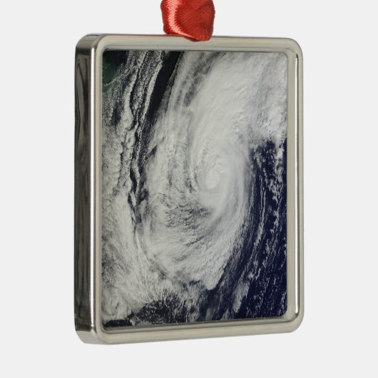 Taifun Chaba über den Ryukyu-Inseln, Japan Silbernes Ornament (Rechts)