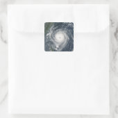 Taifun Longwang nähert sich Taiwan Quadratischer Aufkleber (Tasche)