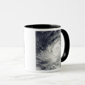 Taifun Lupit über dem Western Pazifischer Ozean Tasse (VorderseiteRechts)