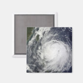 Taifun Lupit vor den Philippinen Magnet (Vorderseite/Rückseite)