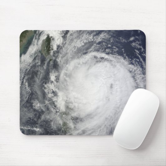 Taifun Lupit vor den Philippinen Mousepad (Mit Mouse)