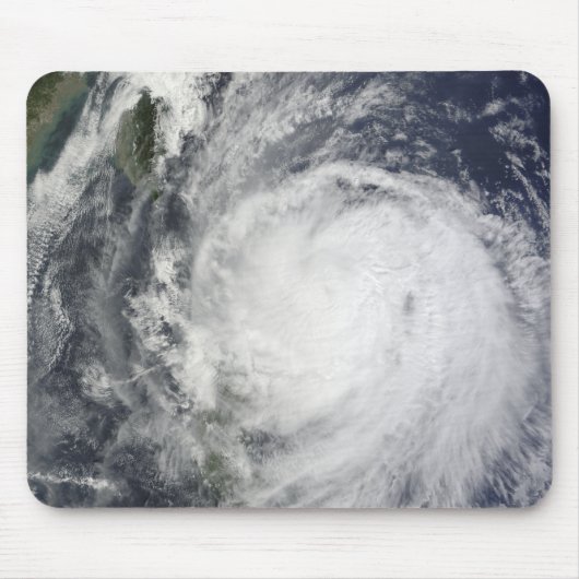 Taifun Lupit vor den Philippinen Mousepad (Vorne)