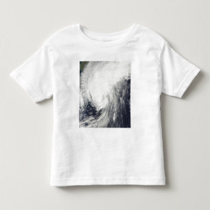 Taifun Melor, das Japan sich nähert Kleinkind T-shirt