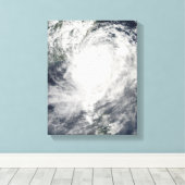 Taifun Morakot über Taiwan Leinwanddruck (Insitu (Holzboden))