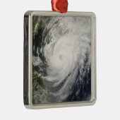 Taifun Neoguri nähert sich der China Silbernes Ornament (Rechts)