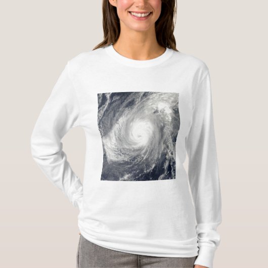 Taifun Nida südwestlich von Iwo Jima T-Shirt (Vorderseite)