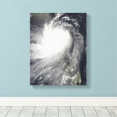 Taifun Nuri über den Philippinen Leinwanddruck (Insitu (Holzboden))