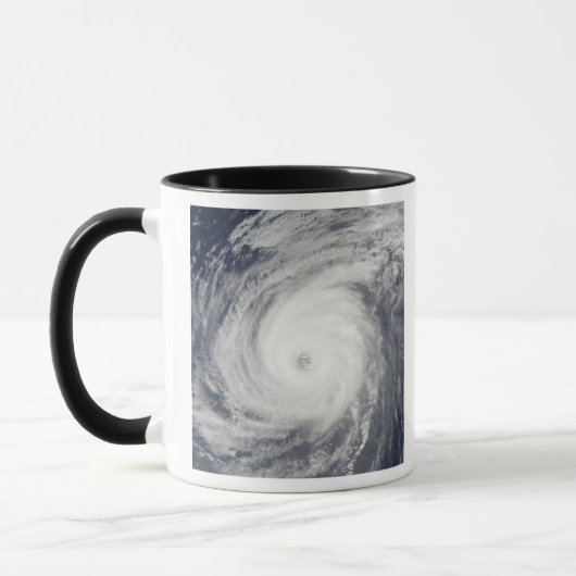 Taifun Sudal südlich von Japan Tasse (Links)