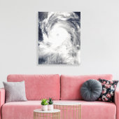 Taifun Tingting über der Insel Nord-Mariana Leinwanddruck (Insitu (Wohnzimmer))