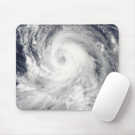 Taifun Tingting über der Insel Nord-Mariana Mousepad (Mit Mouse)