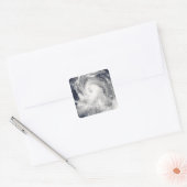 Taifun Tingting über der Insel Nord-Mariana Quadratischer Aufkleber (Umschlag)