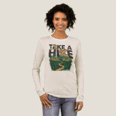 Take a Hike – Funny Hiking Quote with Boot Tri-Blend Shirt (Volle Vorderseite)