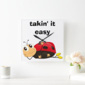 "TAKIN' IT LEICHT" LADYBUG QUADRATISCHE WANDUHR (Zuhause)