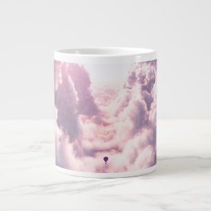 Tal in der Clouds-Spezialität Tasse