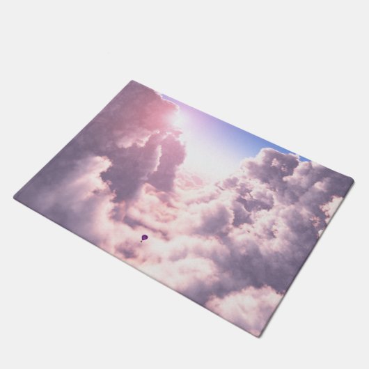 Tal in der Wolkendecke Fußmatte (Schrägansicht)