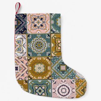 Talavera Indian: Patchwork, ethnisches Mosaik. Kleiner Weihnachtsstrumpf