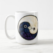 Tall Café Tasse mit Yin Yang Tauben der Ruhe (Links)