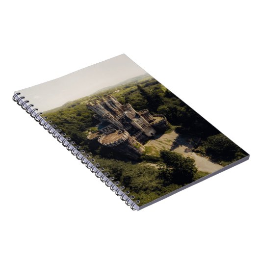 Tall Graue Stone Burg im Grünen Notizblock (Rechte Seite)