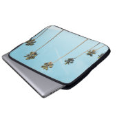 Tall Palm Trees Light Blue Sky Laptopschutzhülle (Vorne Knopf)