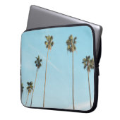Tall Palm Trees Light Blue Sky Laptopschutzhülle (Vorderseite Links)