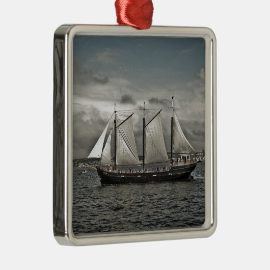 Tall Ship Silva Halifax Silbernes Ornament (Rechts)