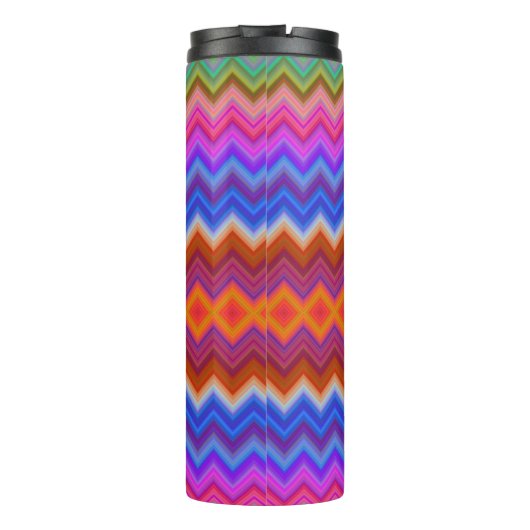 Tall travel mug with a vibrant zigzag pattern  thermosbecher (Rückseite)