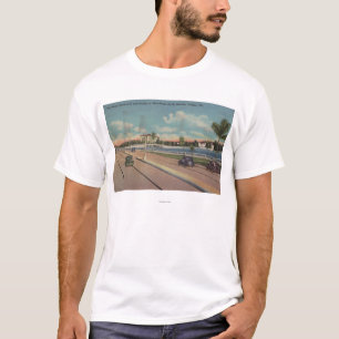 Tampa, FL - Ansicht von Bayshore Boulevard, Brücke T-Shirt