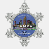Tampa in Graffiti Schneeflocken Zinn-Ornament (Vorderseite)