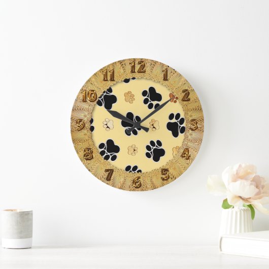 Tan and black paw print on gold background #3 große wanduhr (Zuhause)