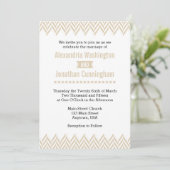 Tan Beige White Herringbone Wedding Einladung (Stehend Vorderseite)